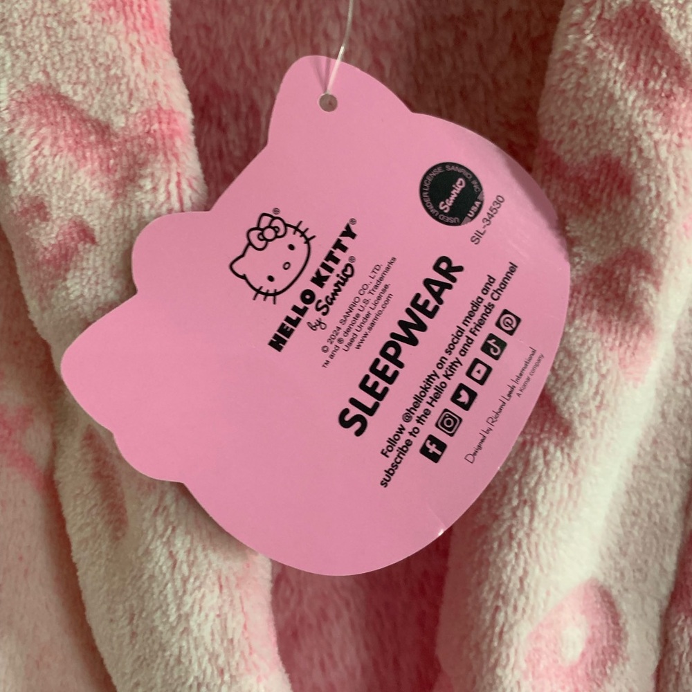 NWT Hello Kitty Robe XL - Picture 5 of 7